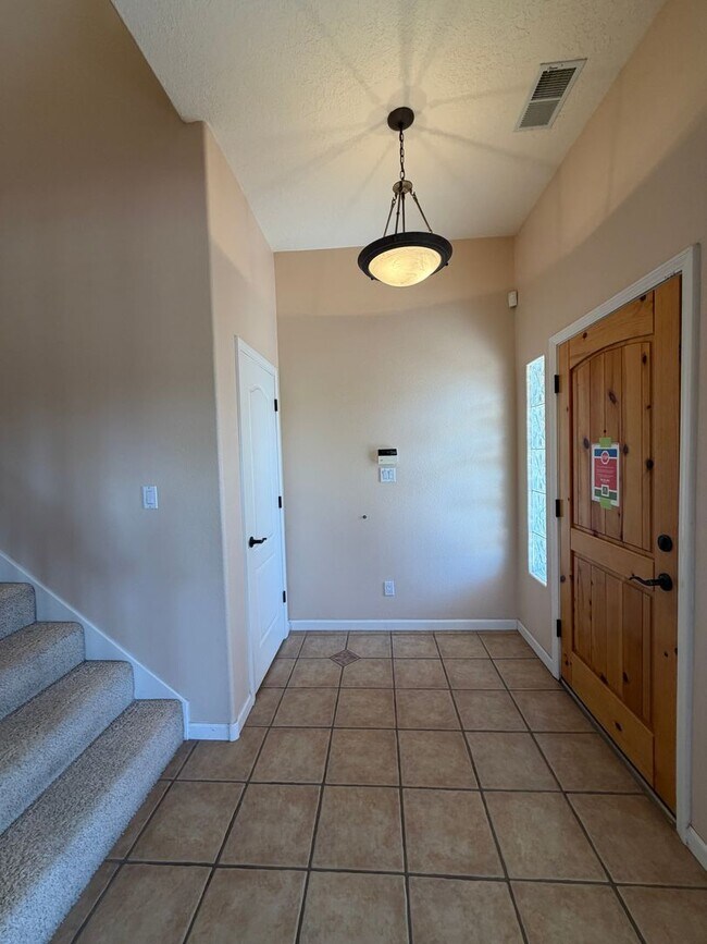 Building Photo - Custom 3 Bedroom Plus Office Home Available in Trinity Estates in Rio Rancho!