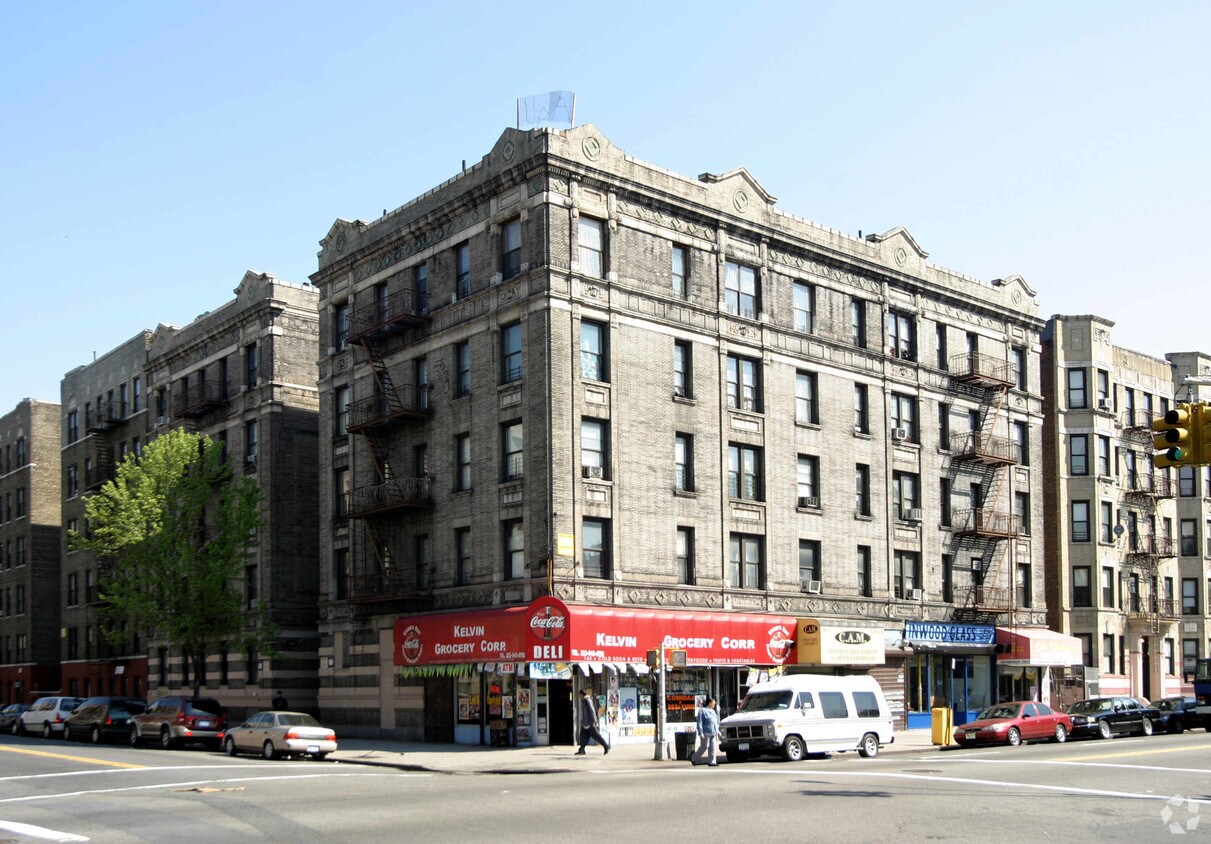 Building Photo - 603 Academy St