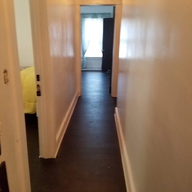 Building Photo - 3 Downs Ave