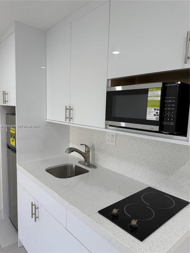 Foto del edificio - 6820 SW 5th St