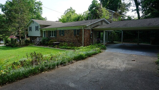 Foto del edificio - 529 Bardon Rd NW