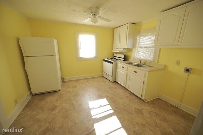 Building Photo - 1 br, 1 bath House - 922 1/2 Jacksonville St