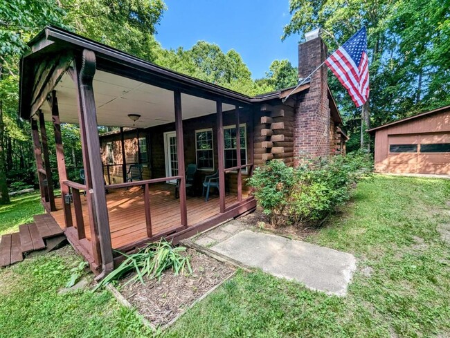 Building Photo - 747 S Ingleside Farm Rd