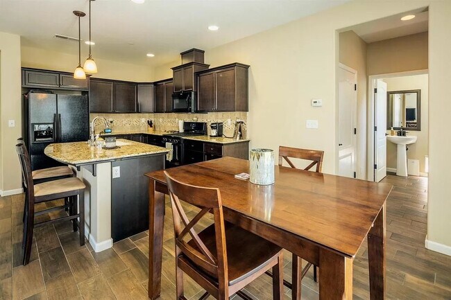 Foto del edificio - 2119 Makenna Dr