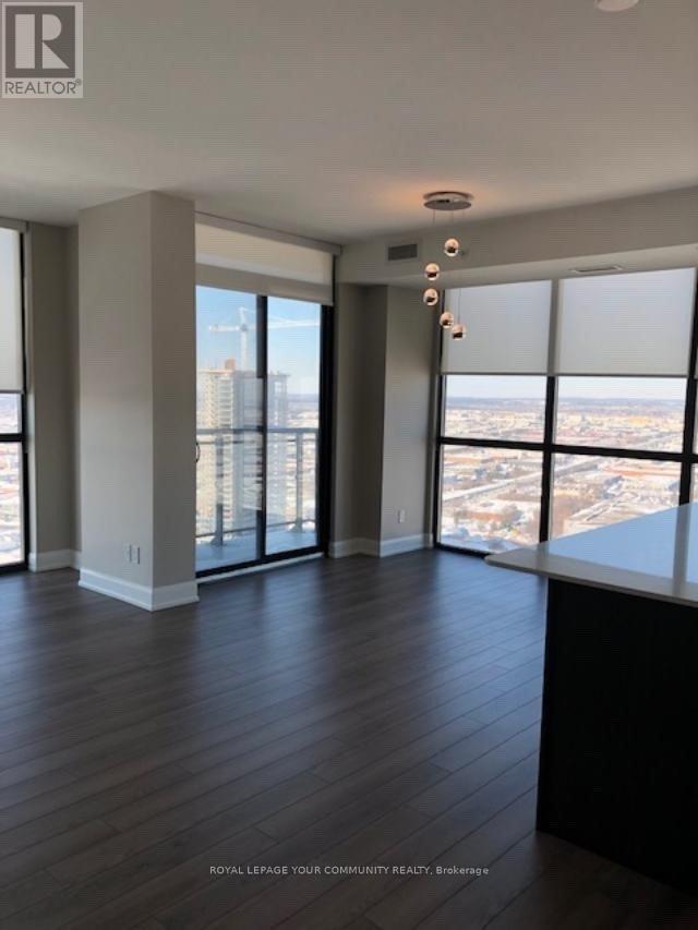 Photo du bâtiment - 2910 Hwy 7