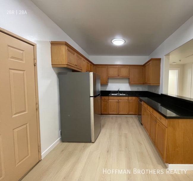 Building Photo - 10847 Fruitland Dr