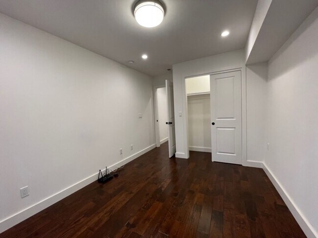 Foto del edificio - Nice and clean 2 bedrooms and 2 bathrooms ...
