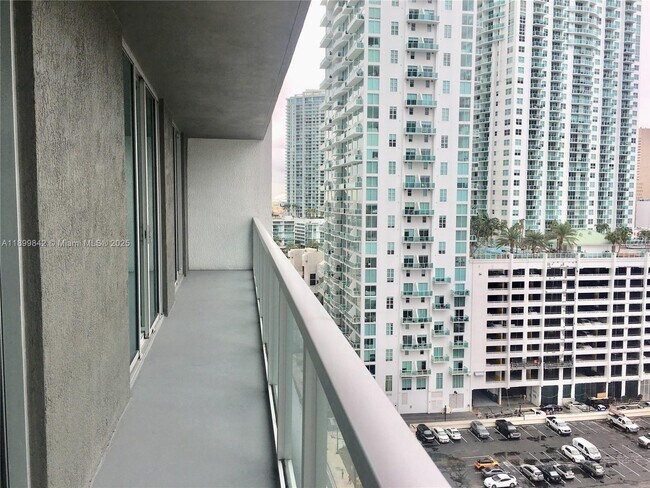 Foto del edificio - 500 Brickell Ave