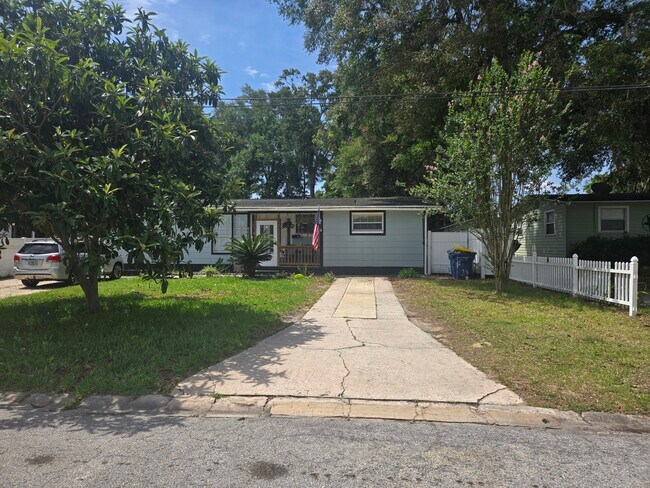 Foto del edificio - 6614 Brandemere Rd S