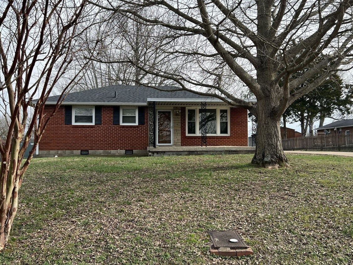 Single-Family Home with 2 Bedrooms and 1.5... - Single-Family Home with 2 Bedrooms and 1.5...