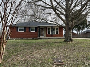 Building Photo - 810 Hamblen Dr