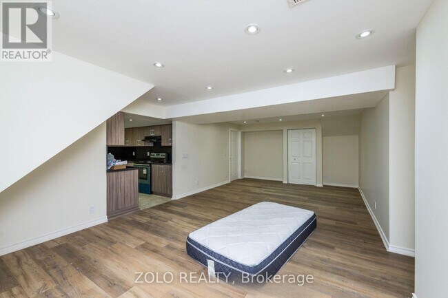 Building Photo - 45 Hilda Rd