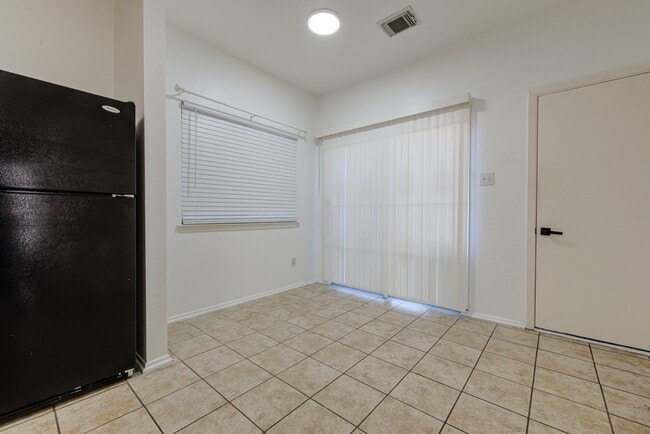 Building Photo - 11760 Jelicoe Dr