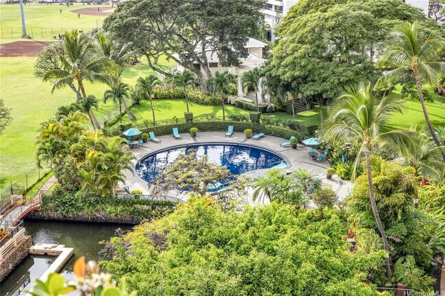 Foto del edificio - Marco Polo | Renovated 1 Bedroom, 1 Bath, 1 Parking | $2,500/Month