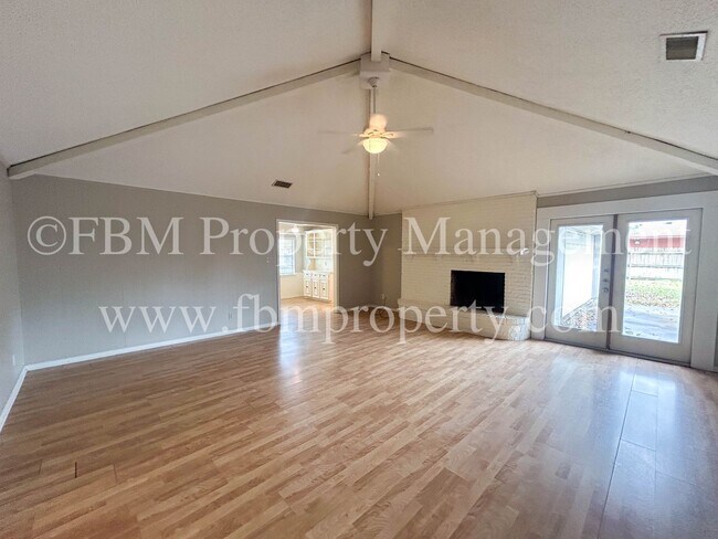 Foto del edificio - 1700 Charlottesville Dr