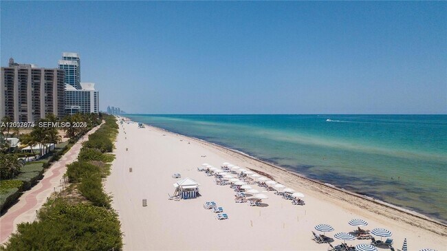 Foto del edificio - 6515 Collins Ave