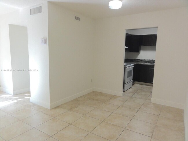 Foto del edificio - 1805 W 56th St