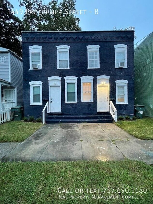 Foto principal - Completely renovated 3 BR, 1.5 BA 1,400 SF...