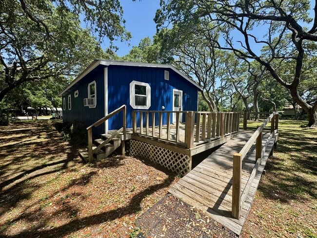 Building Photo - 496 Ave A