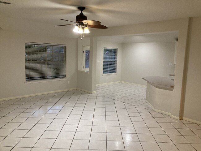 Building Photo - 8634 Westcove Cir