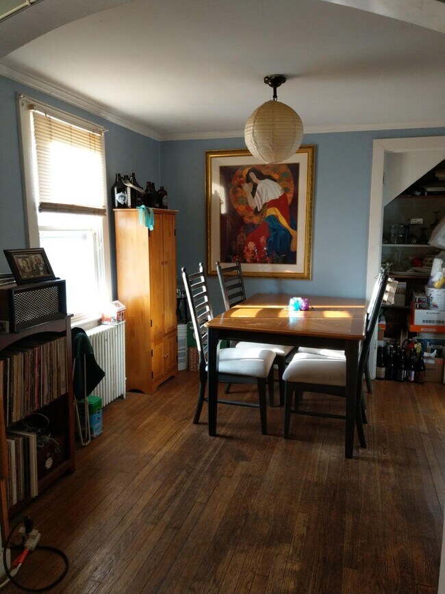 Comedor - 7907 Garland Ave
