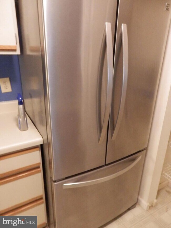 Building Photo - 3500 Kingsley Ct