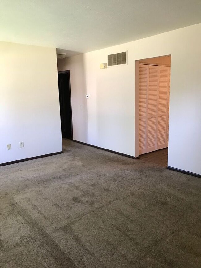 Building Photo - 2 Bedroom Duplex- 42nd st NW- Plain TWP