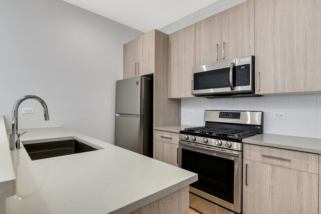 Foto del edificio - 1807 W Division St