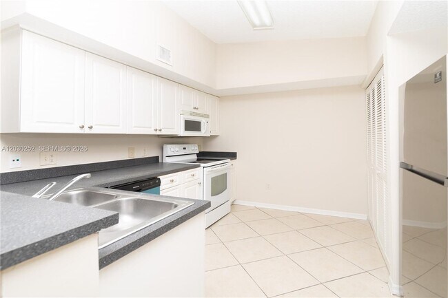 Foto del edificio - 9650 NW 2nd St