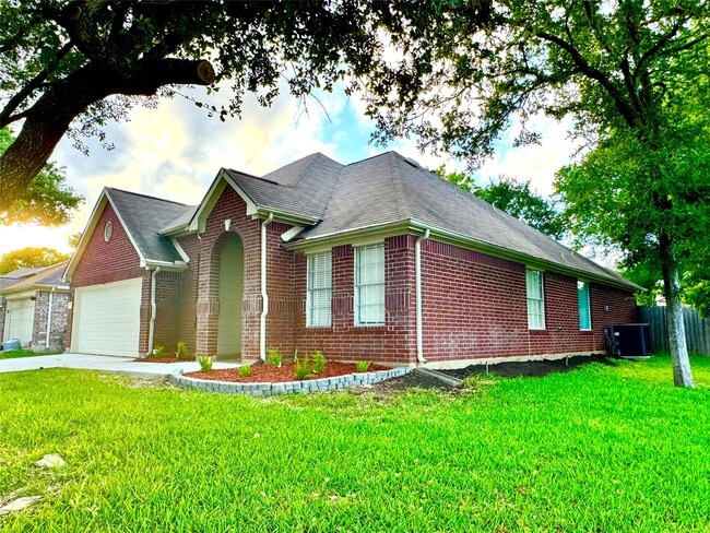 Building Photo - 3002 Summerfield Ridge Ct