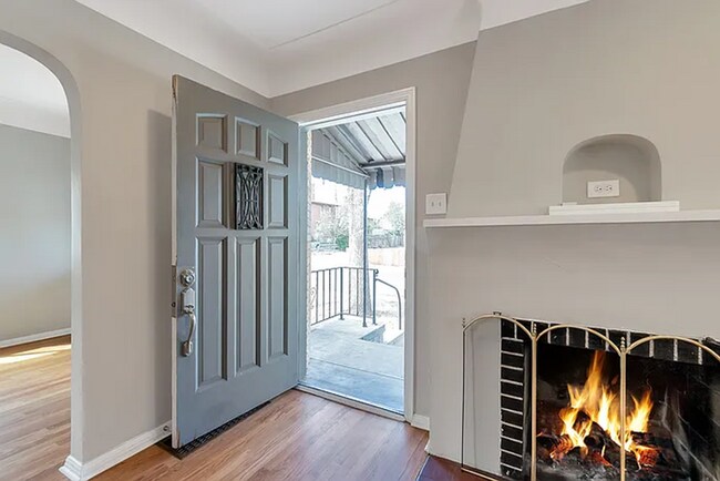 Foto del edificio - BR w/ Fenced Yard + 2-Car Garage Near I-70