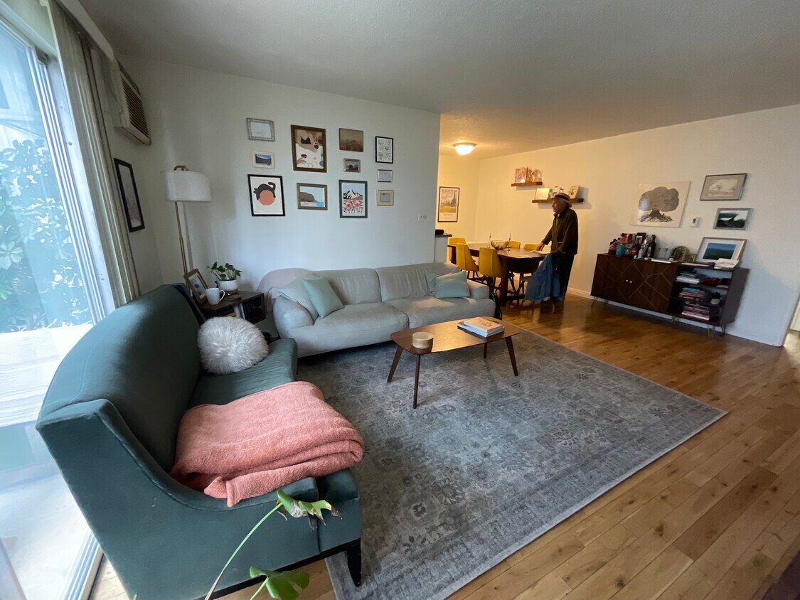 Primary Photo - 1459 Rexford Dr
