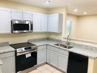 Building Photo - 2207 Ember Lee Dr