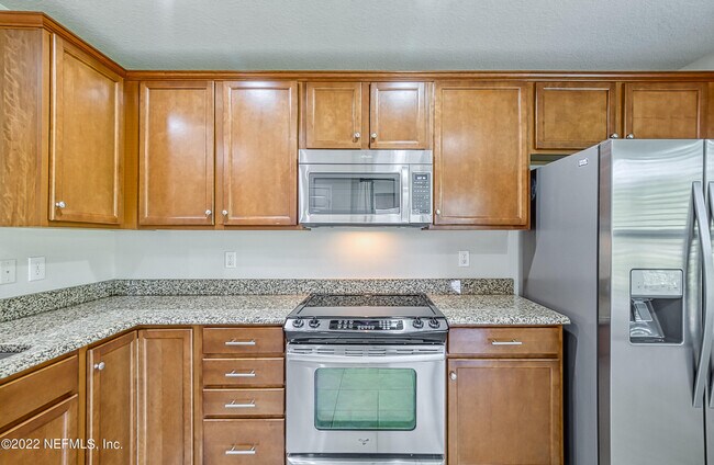 Foto del edificio - 243 Hawks Harbor Rd