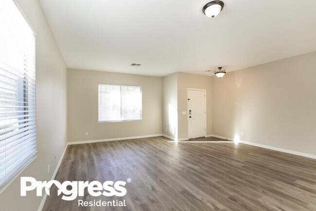 Foto del edificio - 45386 Gavilan Dr