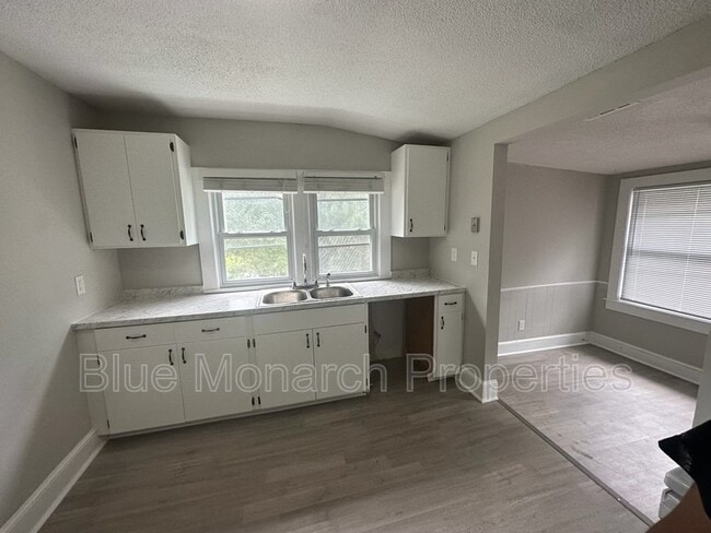 Photo - 5249 Clearwater Lake Rd Apartment