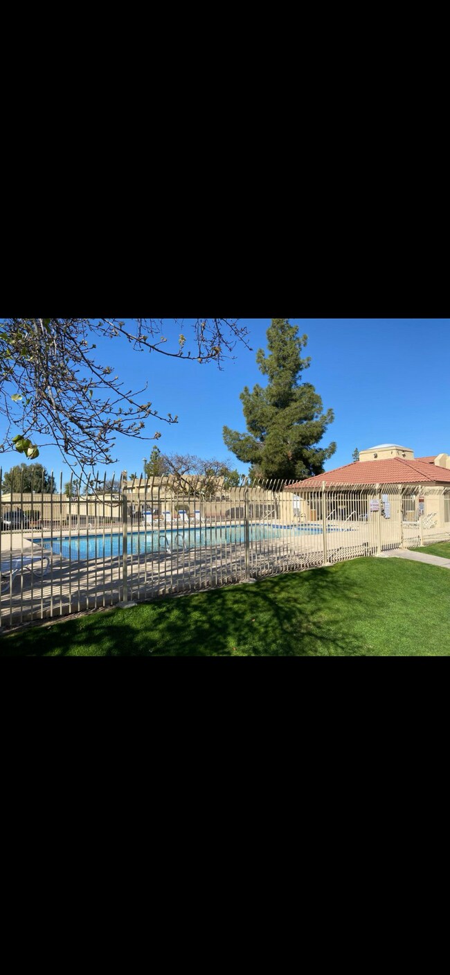 Foto del edificio - 5813 W Gelding Dr