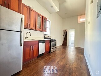 Building Photo - 886 Franklin Ave