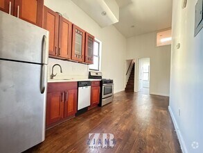 Building Photo - 886 Franklin Ave
