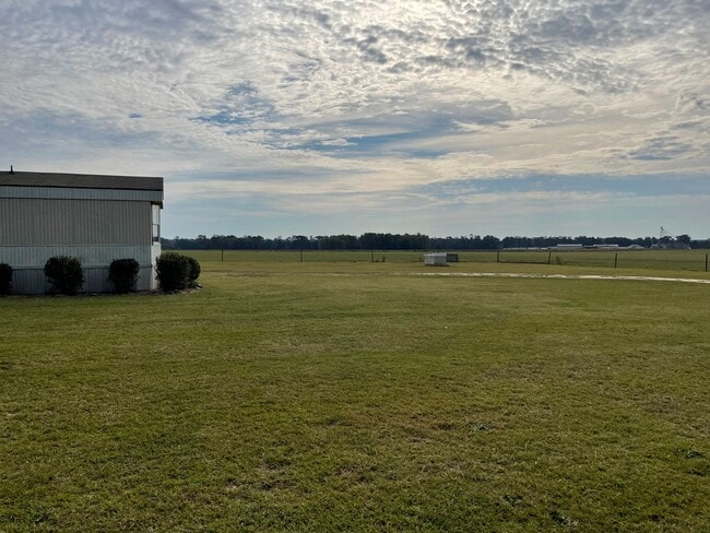 Building Photo - Country Living at its Best