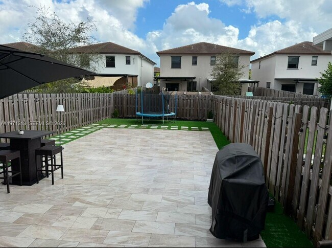 Building Photo - 25265 SW 109th Ave