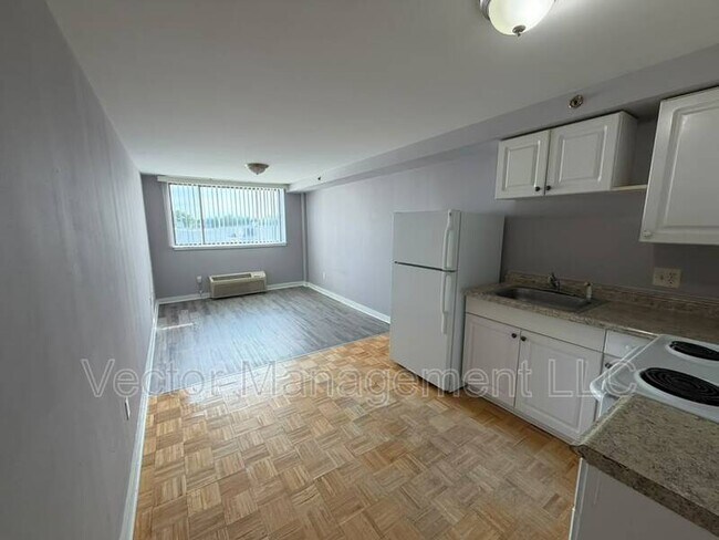 Building Photo - 1349 Dixwell Ave