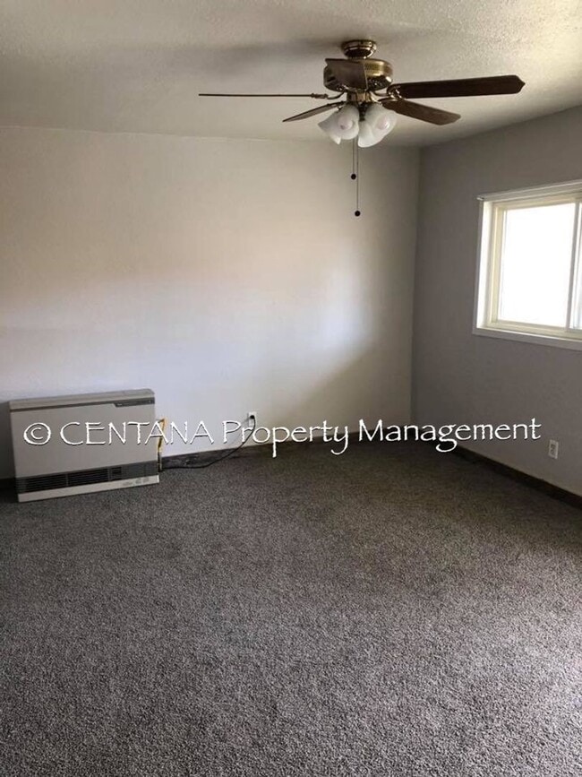 Building Photo - Newly Updated 3 Bedroom house