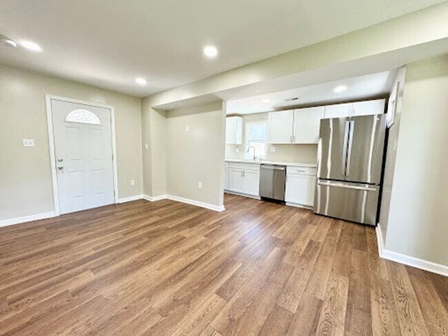 Foto del edificio - 3 Bedroom Newly Renovated House in Downtown Morgantown- Available 08/05/2025