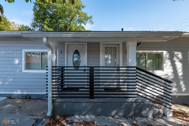 Building Photo - 871 Welch St SW