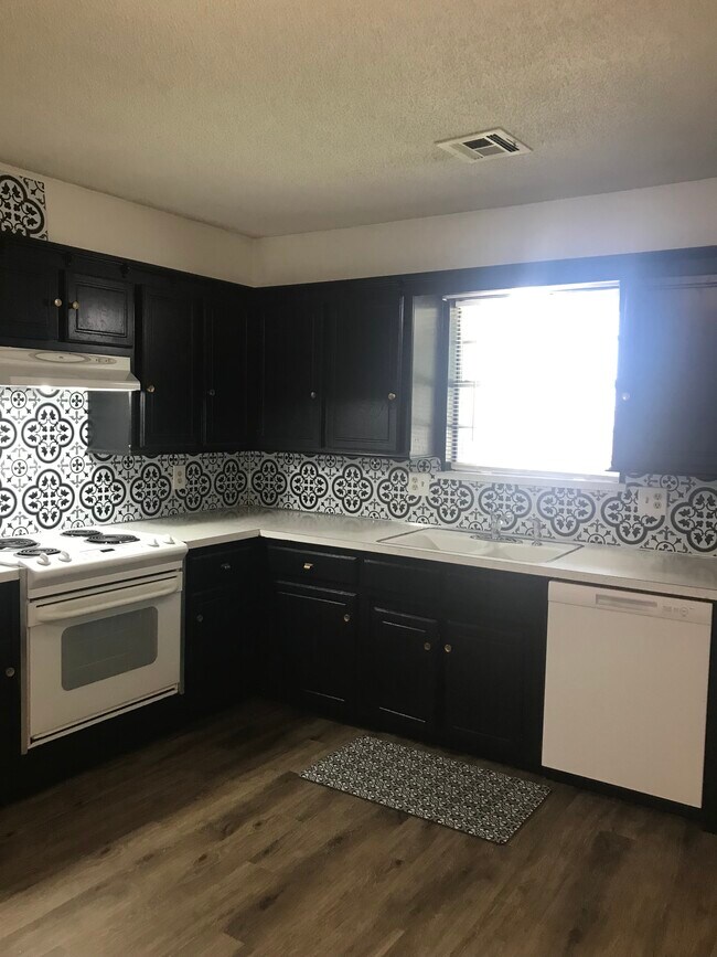 Foto del edificio - 5812 Norman Rd