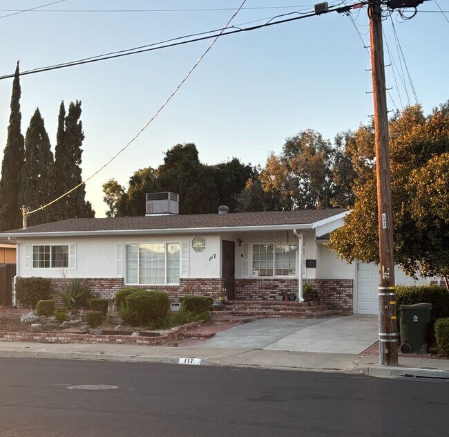 Foto del edificio - Charming and Upgraded ADU with separate en...