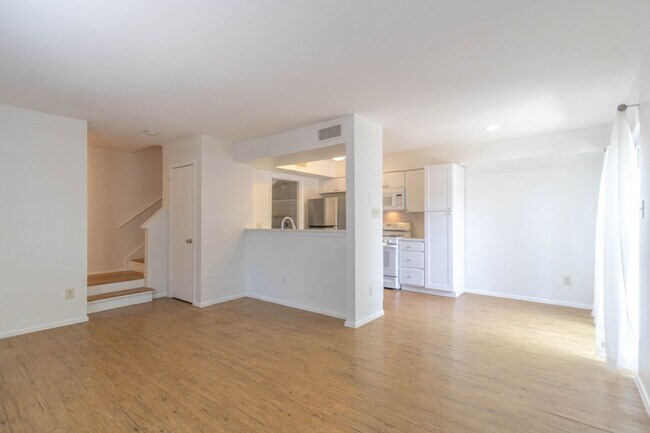 Building Photo - 1313 Southport Dr. Unit #D Austin, TX 78704