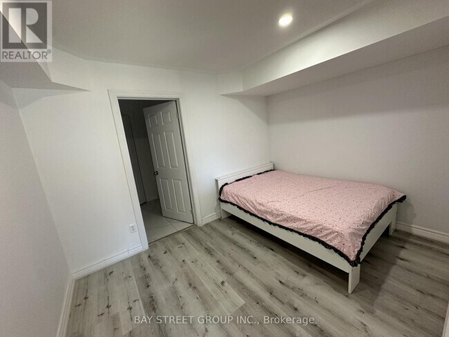 Photo du bâtiment - 196 Colesbrook Rd