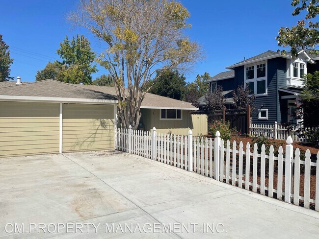 Foto del edificio - 3 br, 1 bath House - 7 Greenwood Place